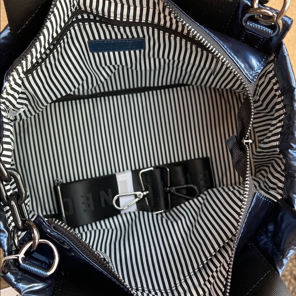 Ah-dorned | Navy Metallic Tote Bag w/ Crossbody Strap & Bag Charm Chain - Picture 9 of 13